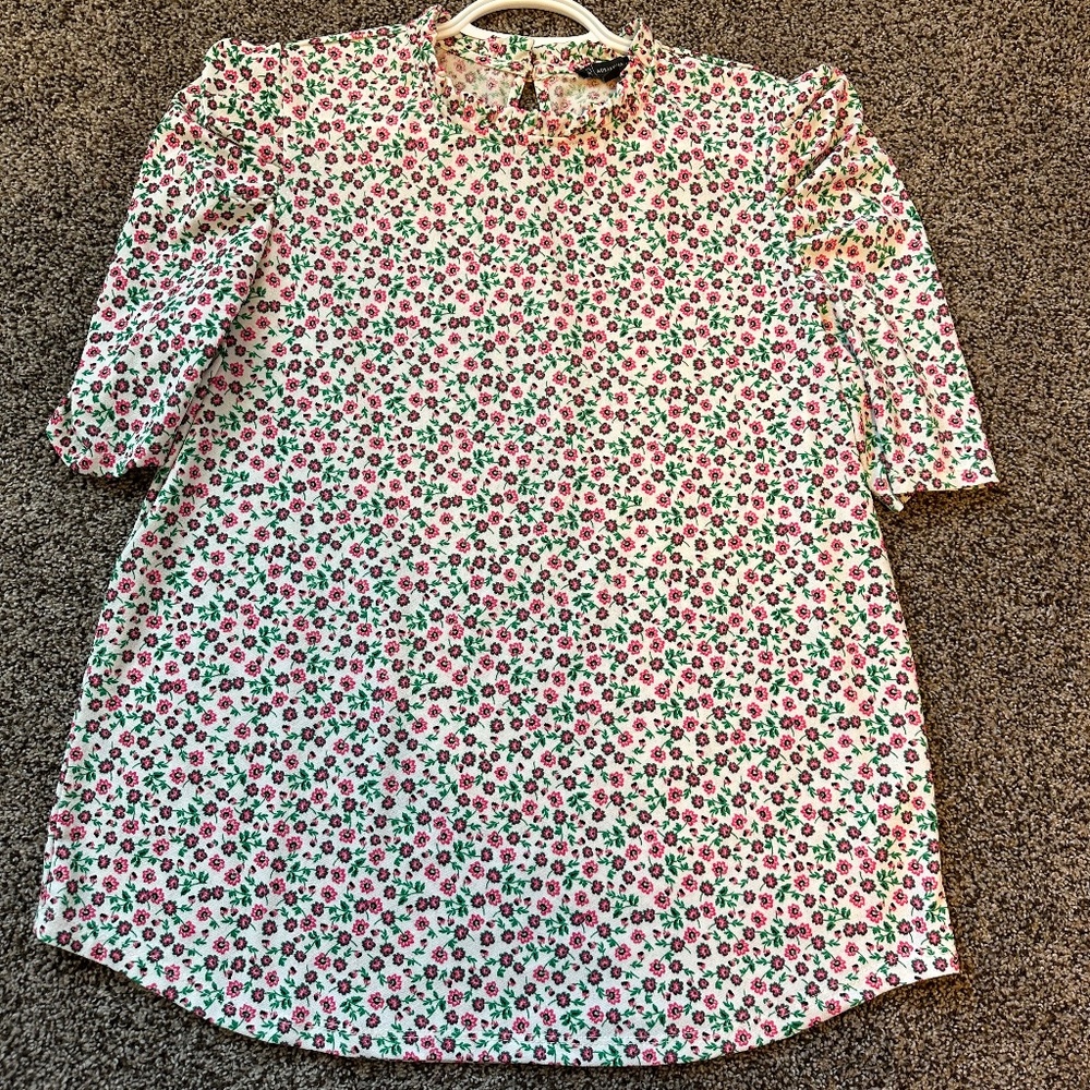 Cute floral short sleeve blouse - large